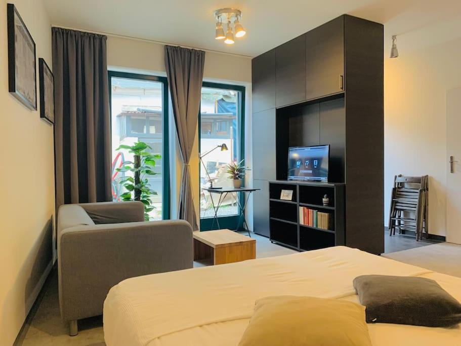 Cozy Friendly Place With Free Parking Praag Buitenkant foto