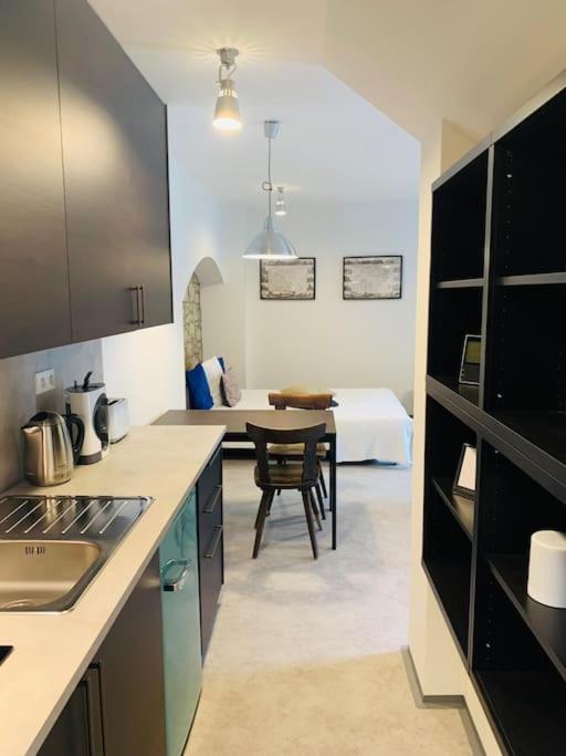 Cozy Friendly Place With Free Parking Praag Buitenkant foto