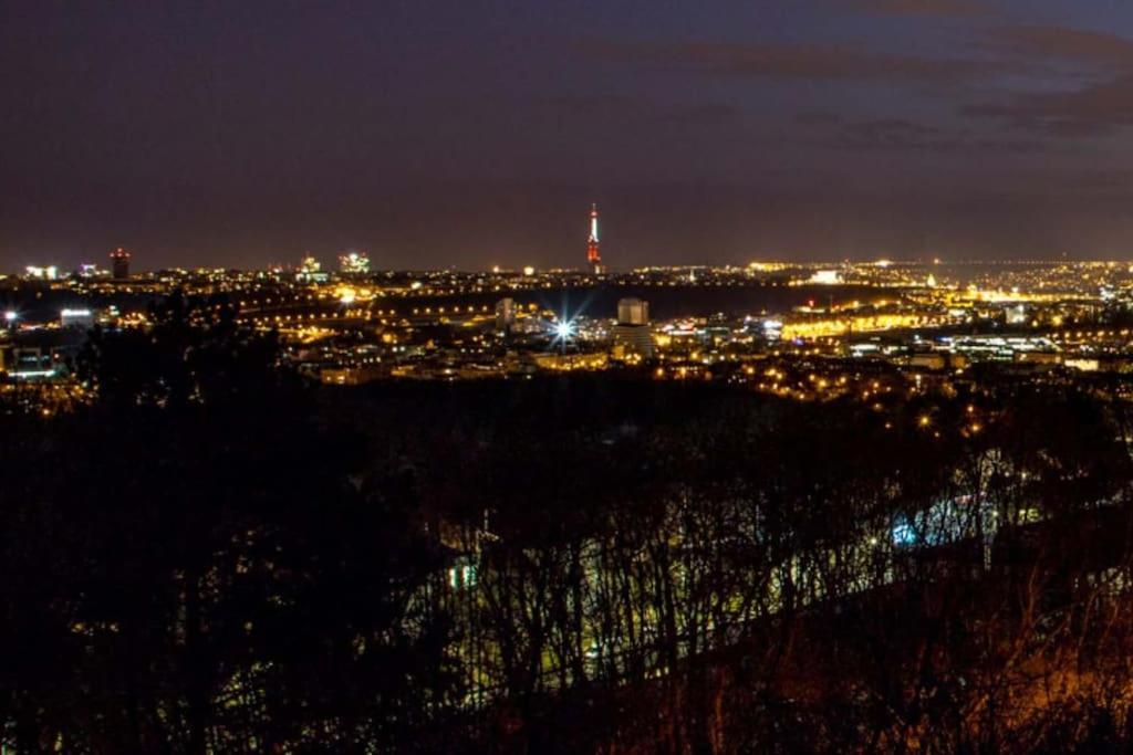Cozy Friendly Place With Free Parking Praag Buitenkant foto