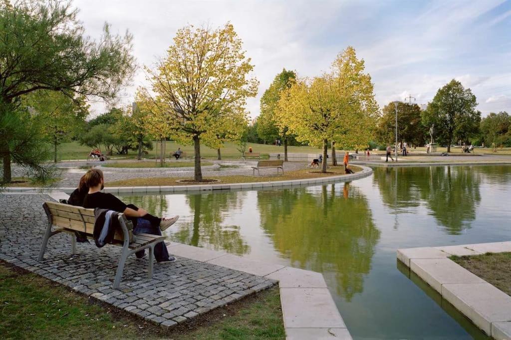 Cozy Friendly Place With Free Parking Praag Buitenkant foto
