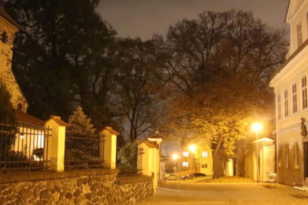 Cozy Friendly Place With Free Parking Praag Buitenkant foto
