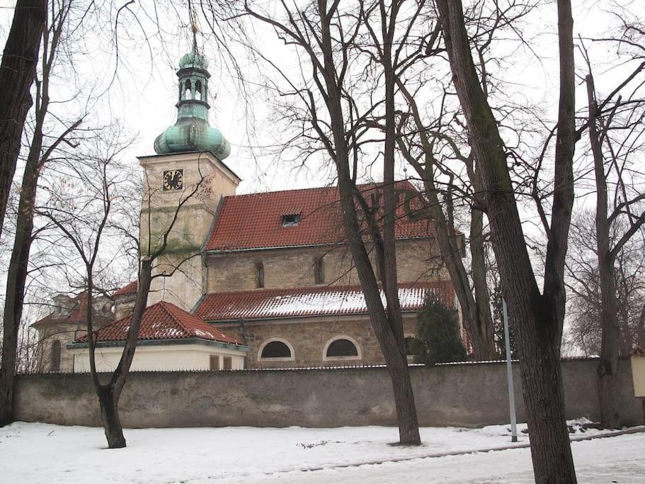 Cozy Friendly Place With Free Parking Praag Buitenkant foto