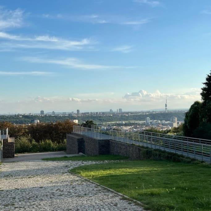 Cozy Friendly Place With Free Parking Praag Buitenkant foto
