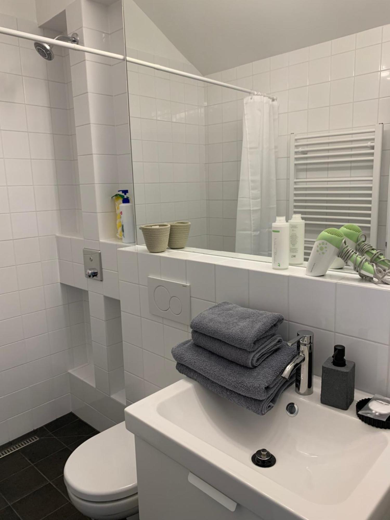 Cozy Friendly Place With Free Parking Praag Buitenkant foto